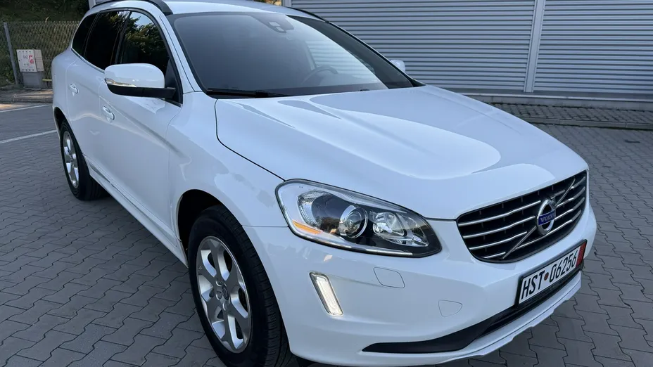 VOLVO XC60 -