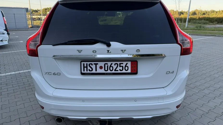 VOLVO XC60 -