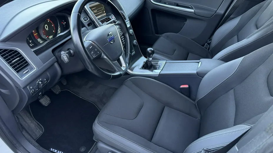 VOLVO XC60 -