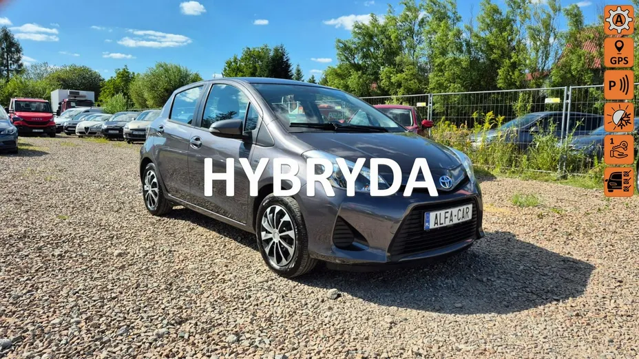 TOYOTA Yaris -