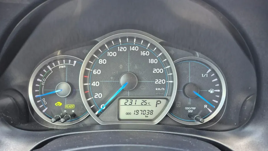 TOYOTA Yaris -