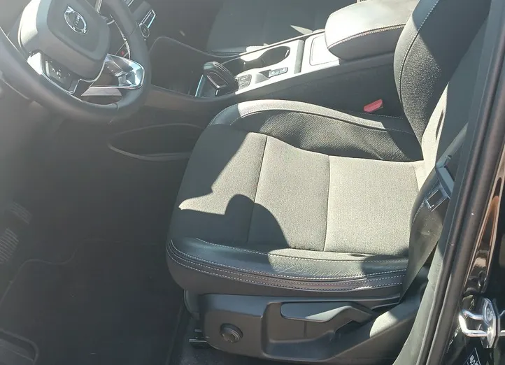 VOLVO XC40 -