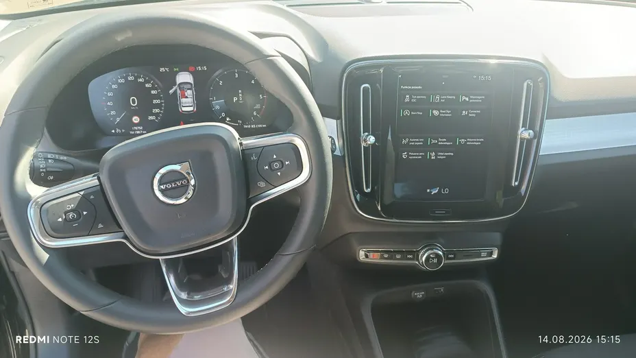 VOLVO XC40 -