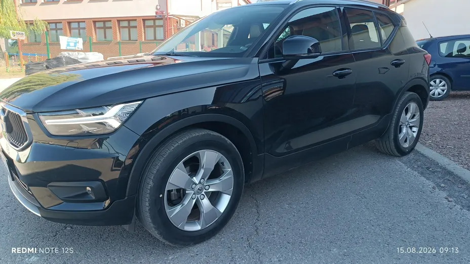 VOLVO XC40 -