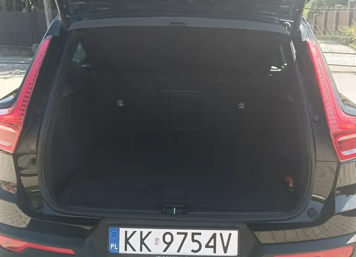 VOLVO XC40 -