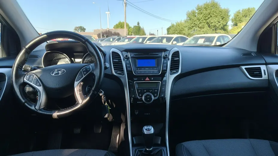 HYUNDAI i30 -