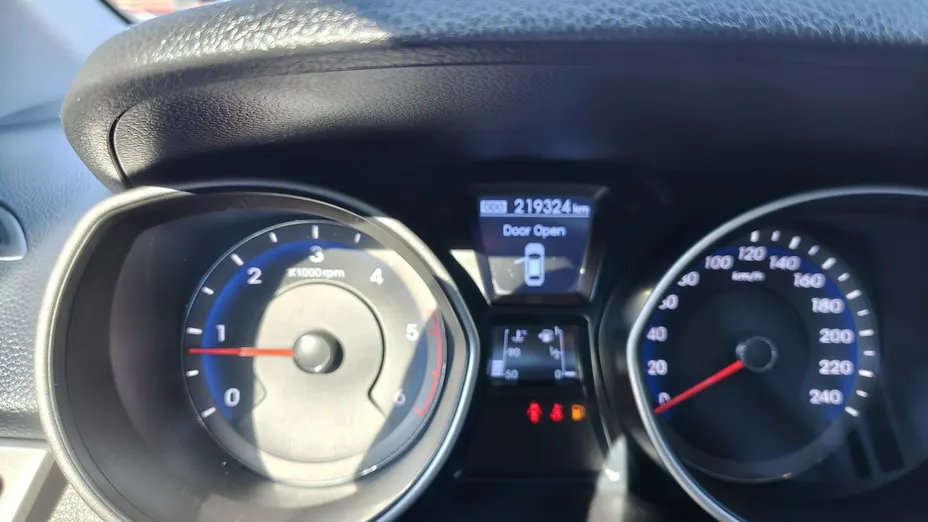 HYUNDAI i30 -