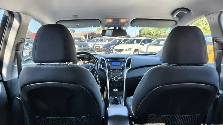 HYUNDAI i30 -