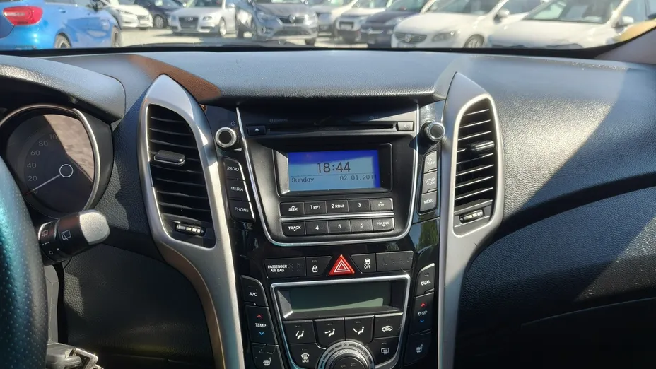HYUNDAI i30 -