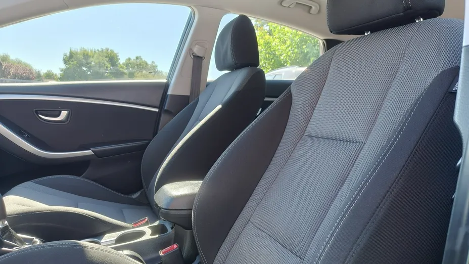 HYUNDAI i30 -