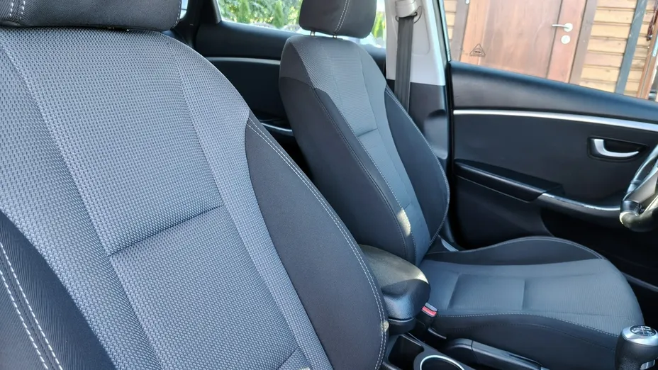 HYUNDAI i30 -
