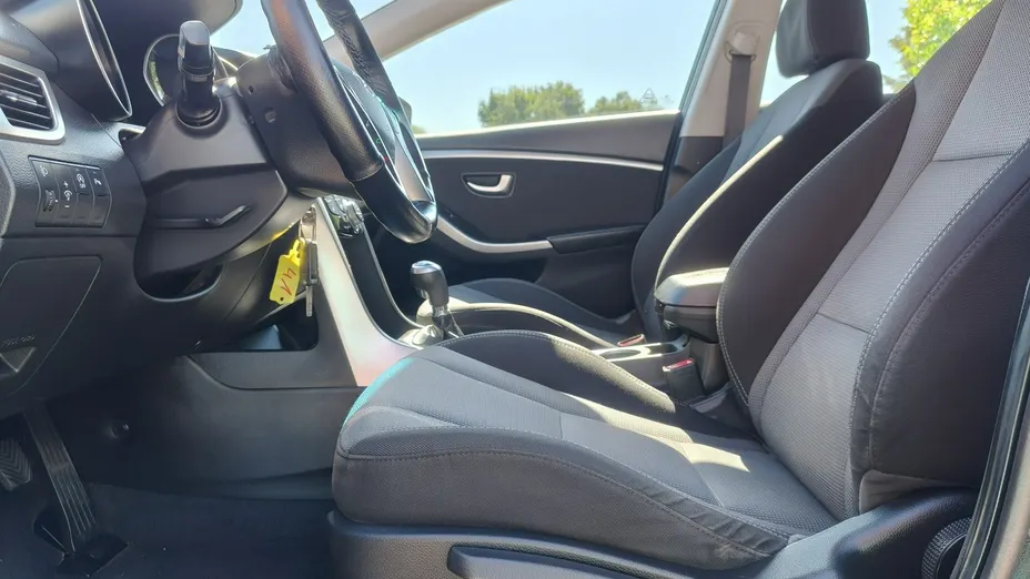 HYUNDAI i30 -