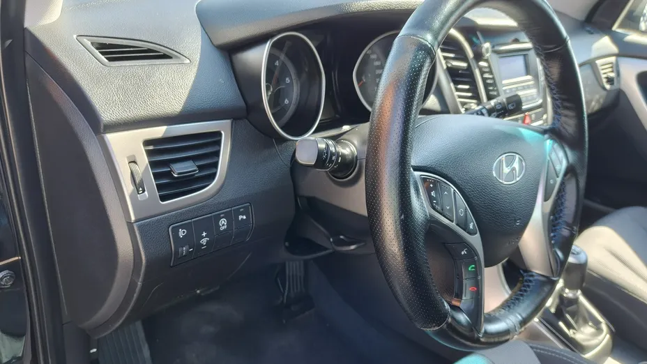HYUNDAI i30 -