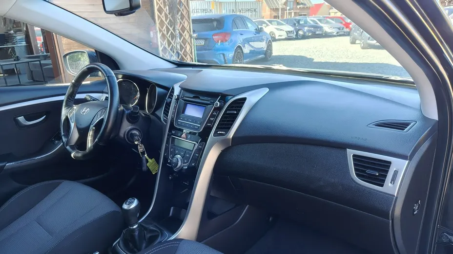 HYUNDAI i30 -