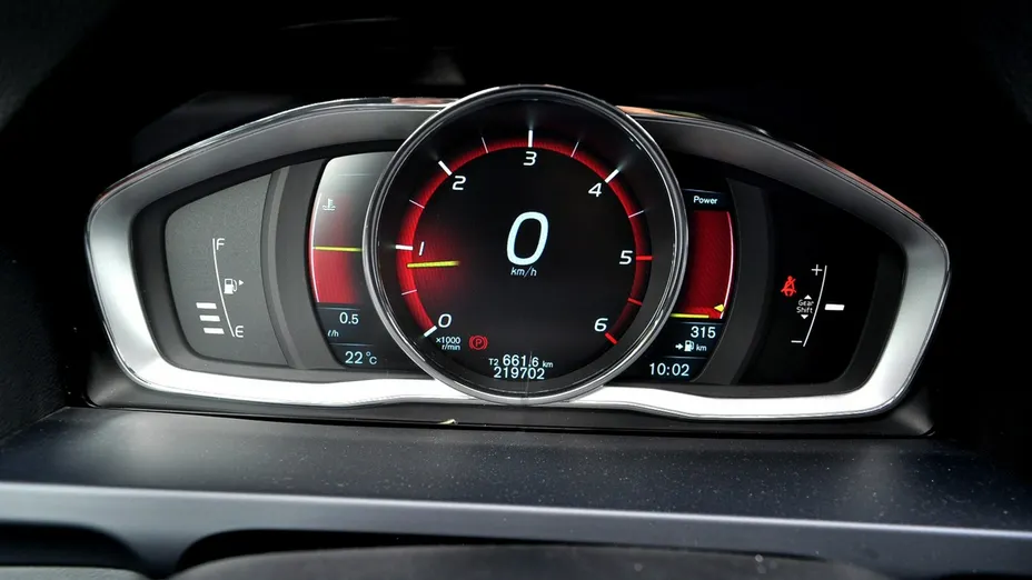 VOLVO V60 -