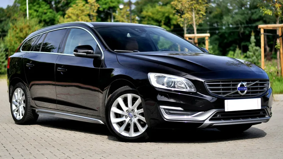VOLVO V60 -