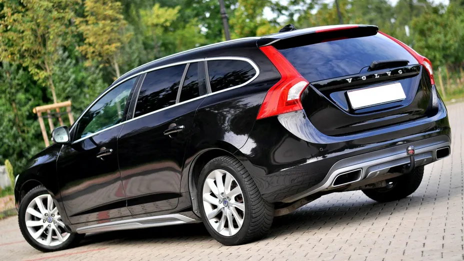 VOLVO V60 -