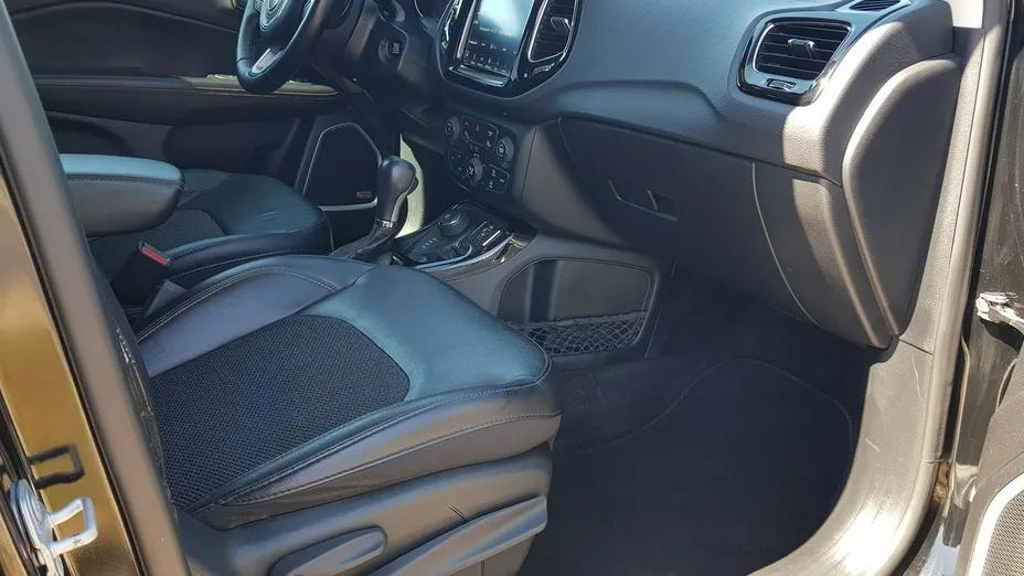 JEEP Compass -
