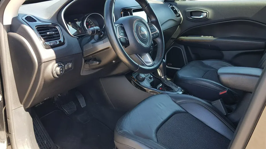 JEEP Compass -