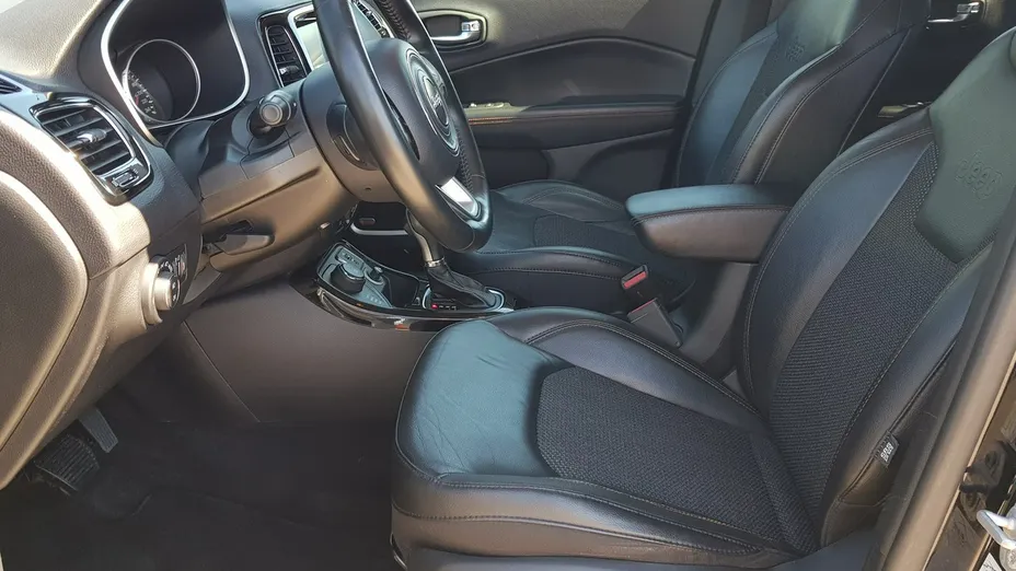 JEEP Compass -