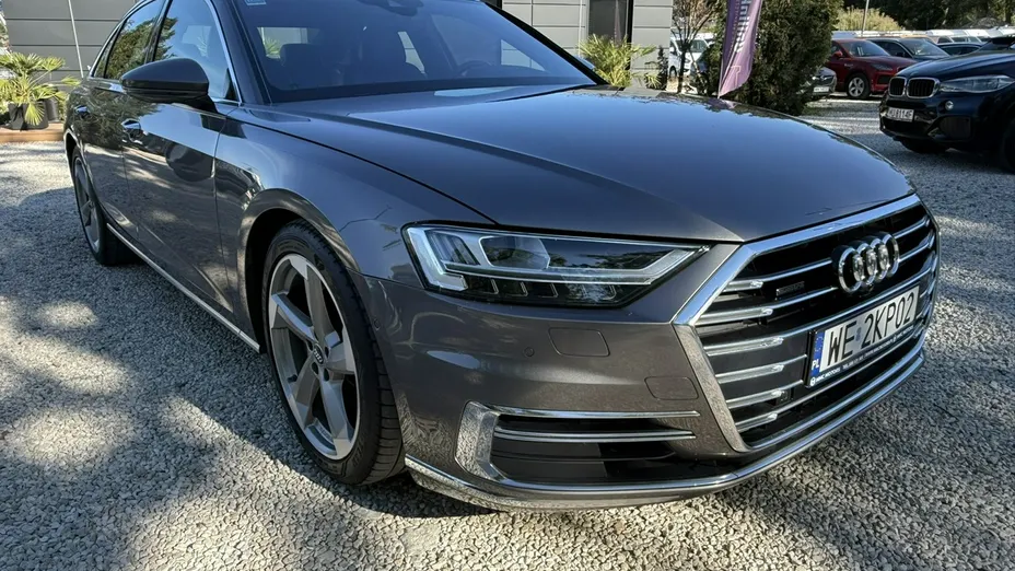 AUDI A8 -