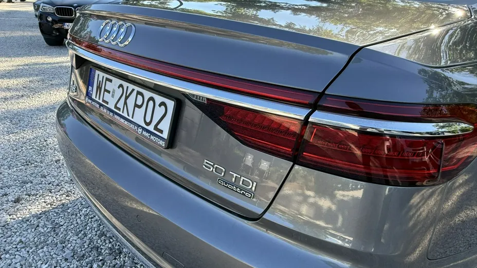 AUDI A8 -