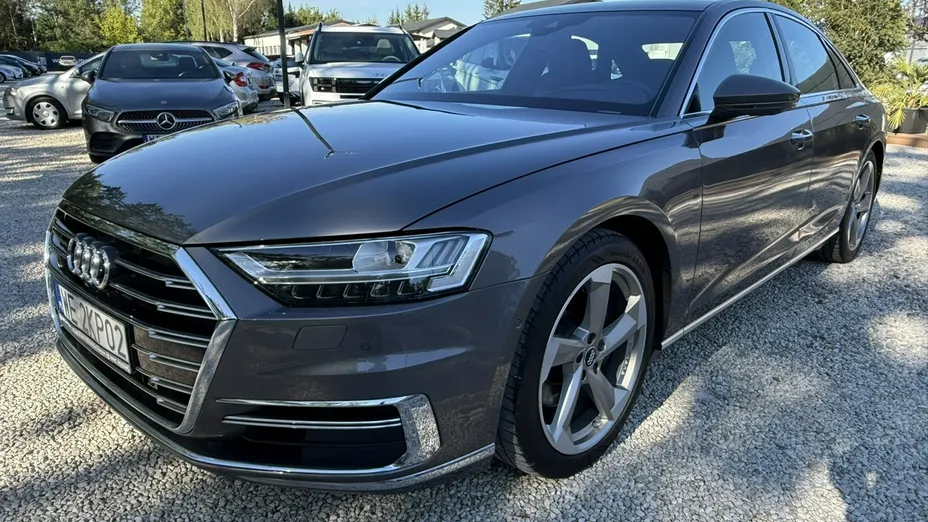 AUDI A8 -