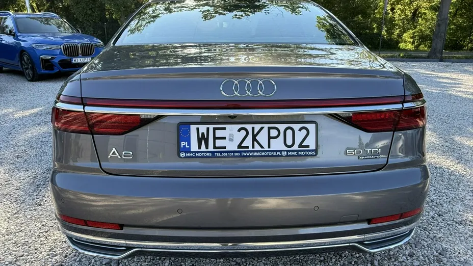 AUDI A8 -