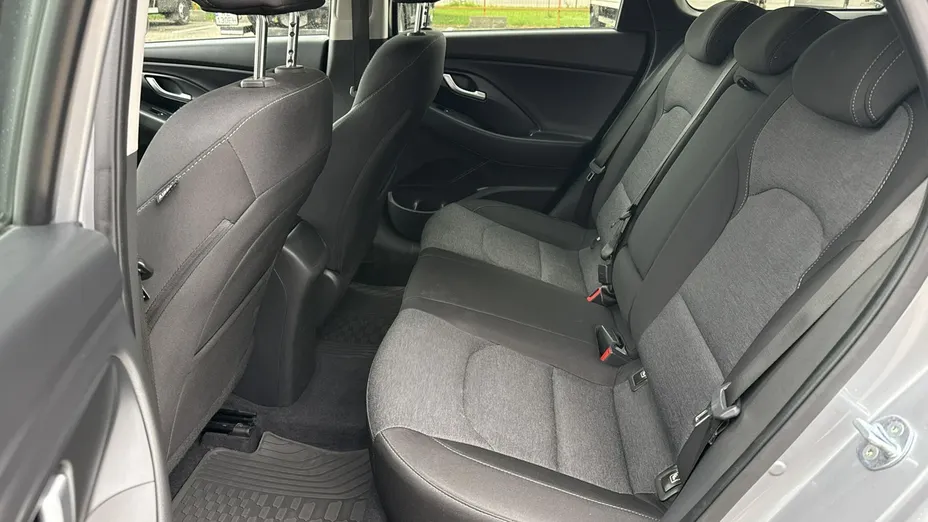 HYUNDAI i30 -