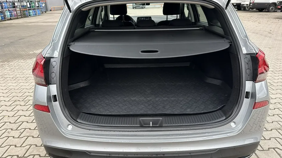 HYUNDAI i30 -