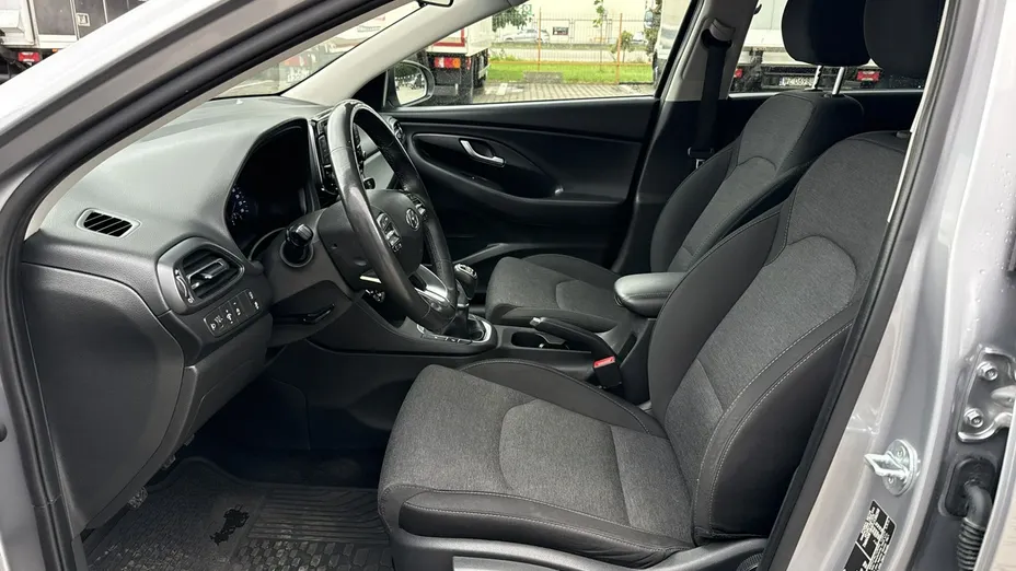 HYUNDAI i30 -