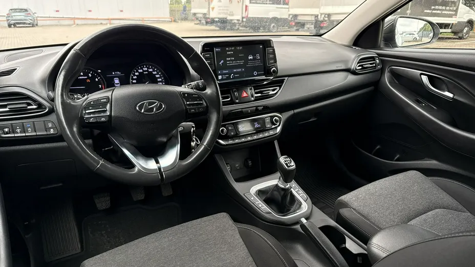 HYUNDAI i30 -