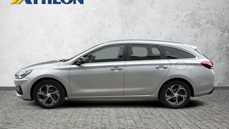 HYUNDAI i30 -