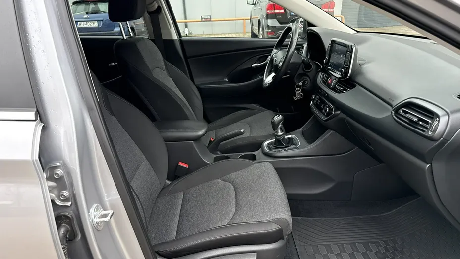 HYUNDAI i30 -