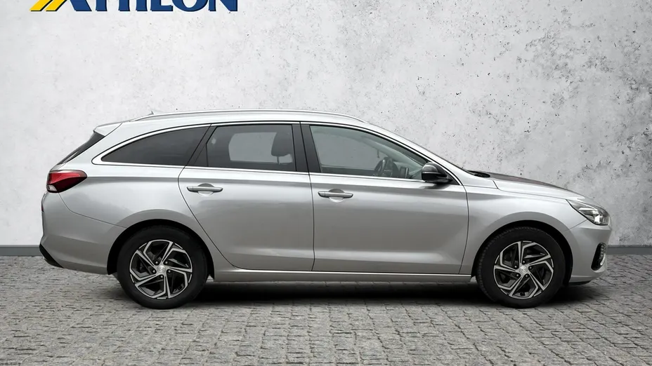 HYUNDAI i30 -