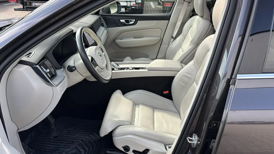 VOLVO XC60 -
