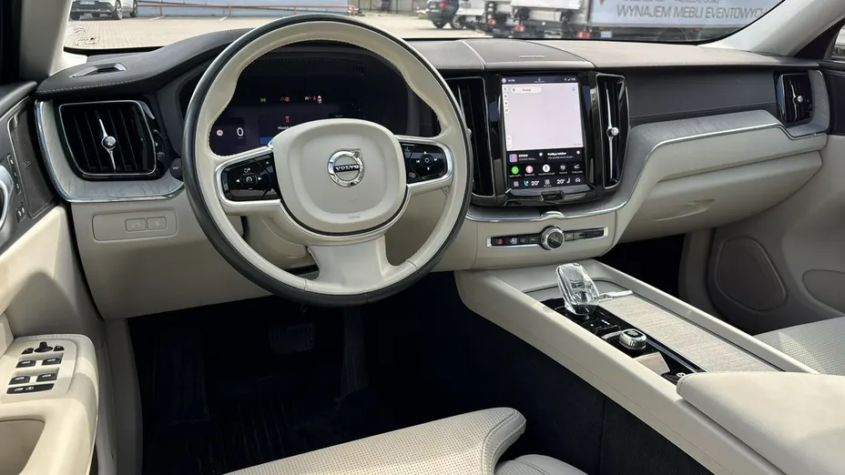 VOLVO XC60 -