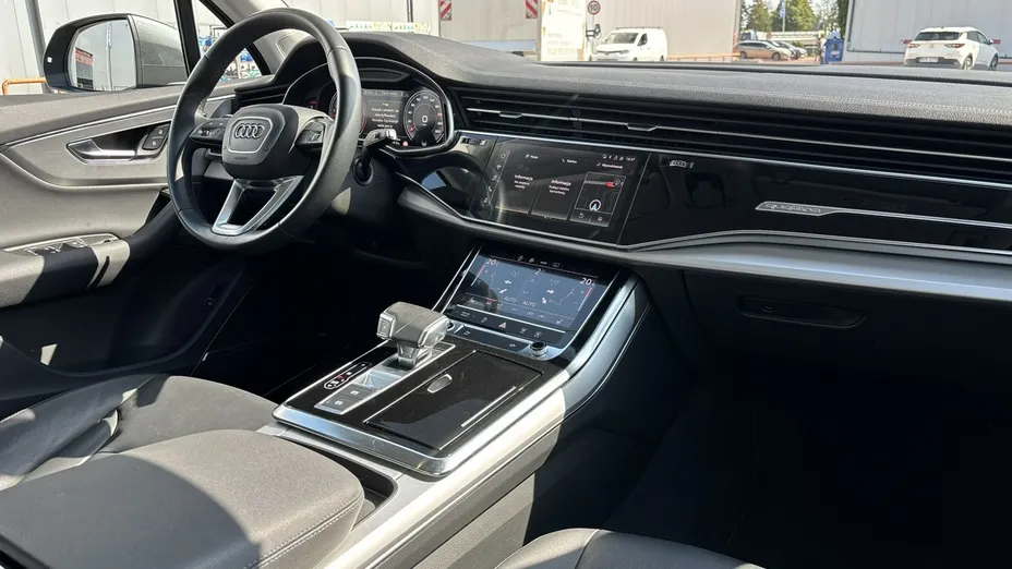 AUDI Q7 -