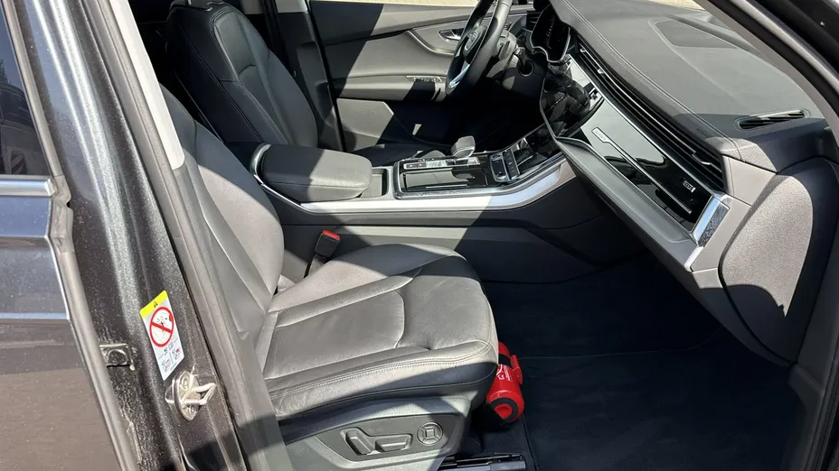 AUDI Q7 -