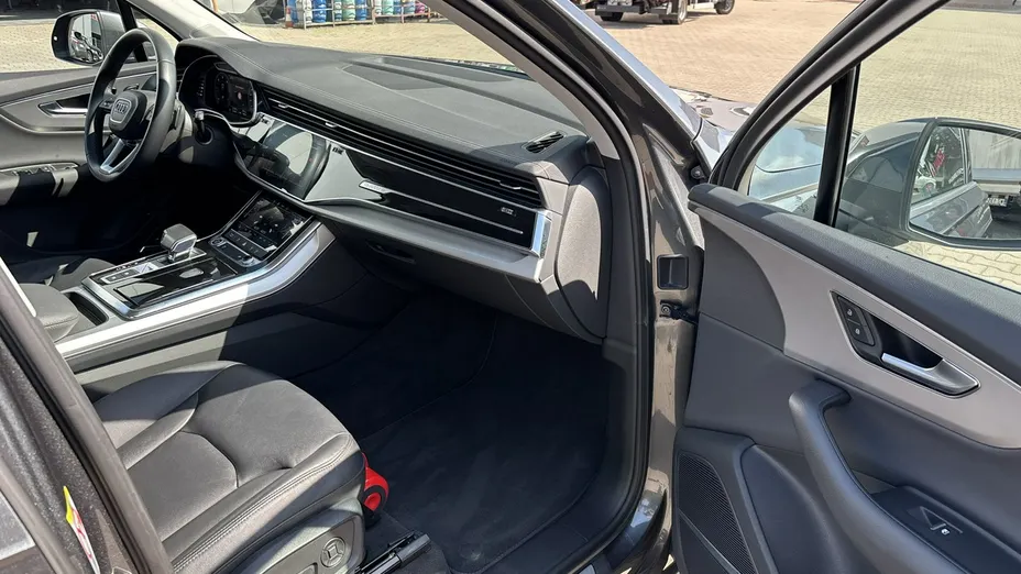 AUDI Q7 -