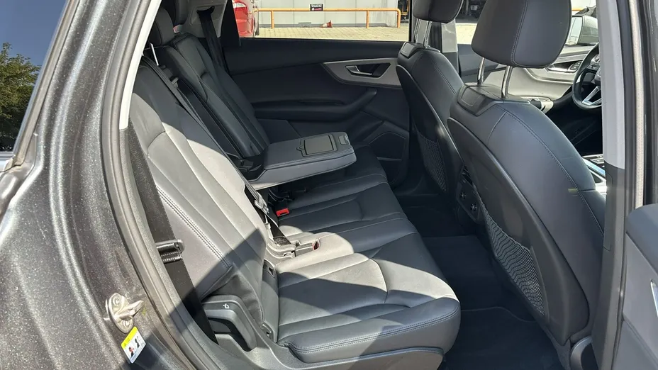 AUDI Q7 -