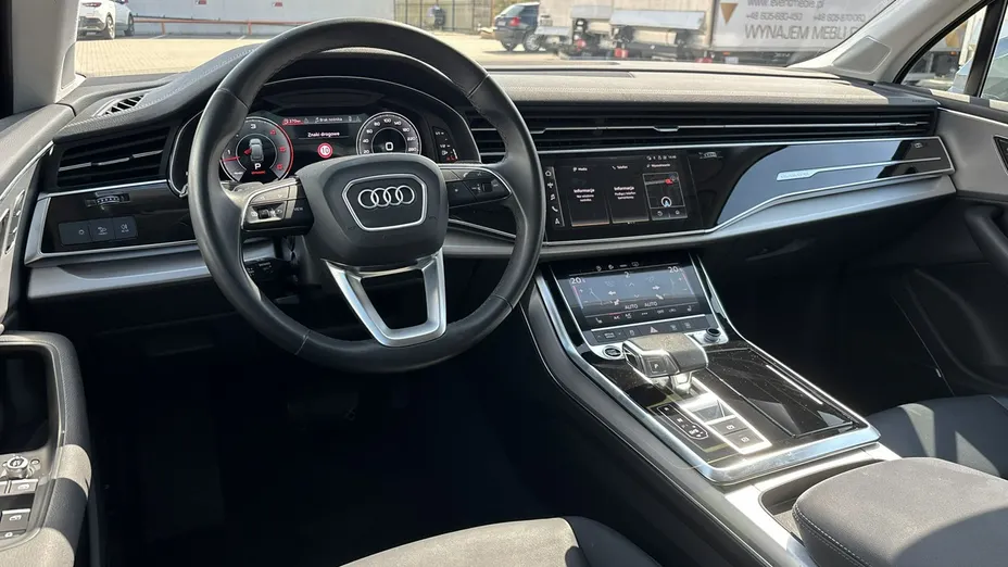 AUDI Q7 -