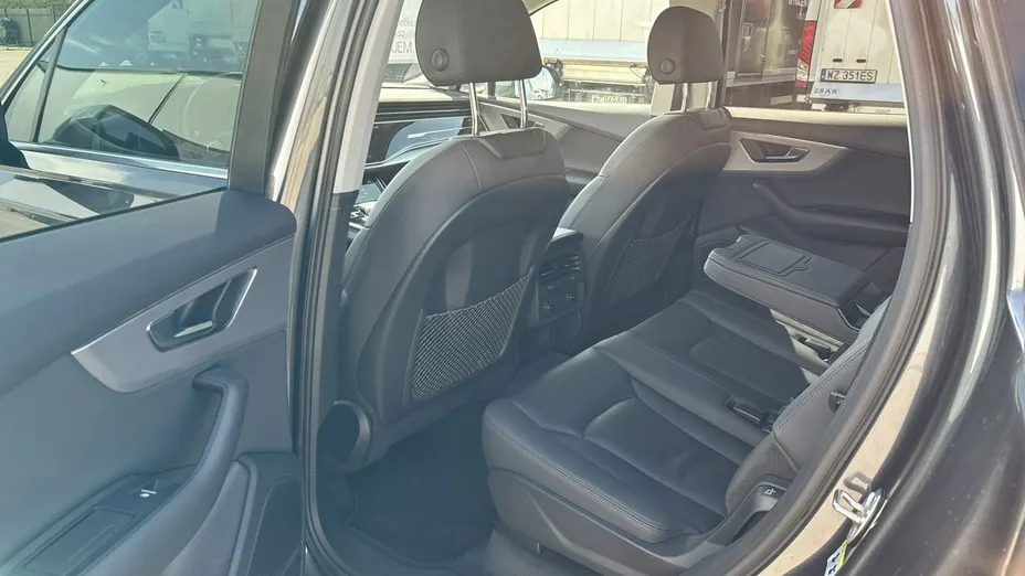 AUDI Q7 -