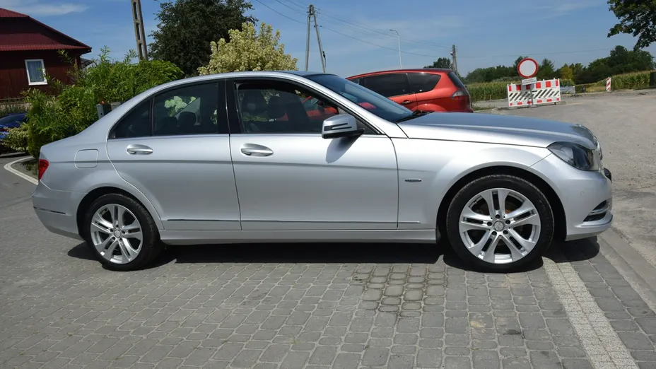 MERCEDES-BENZ C Klasa -