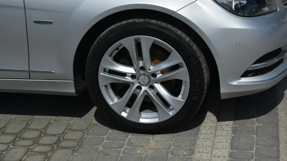 MERCEDES-BENZ C Klasa -