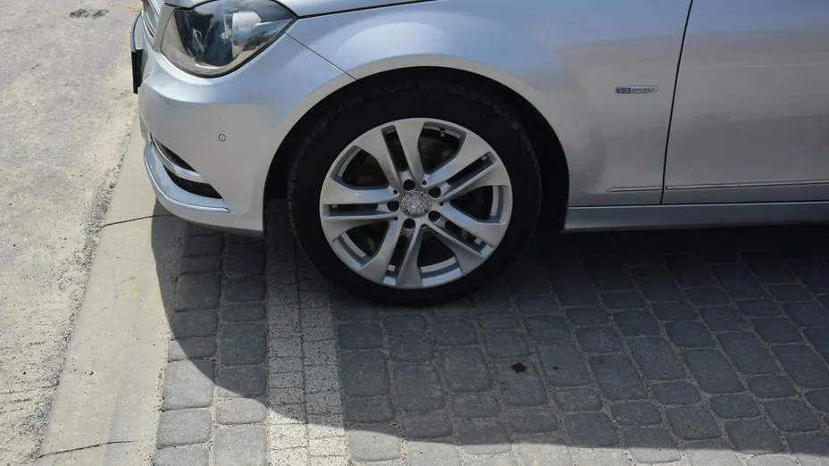 MERCEDES-BENZ C Klasa -
