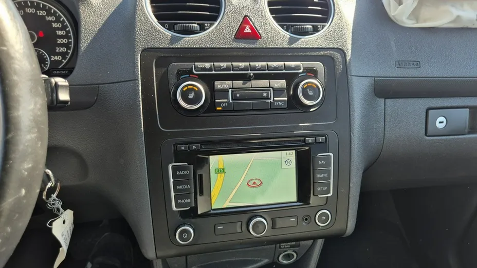 VOLKSWAGEN Caddy -
