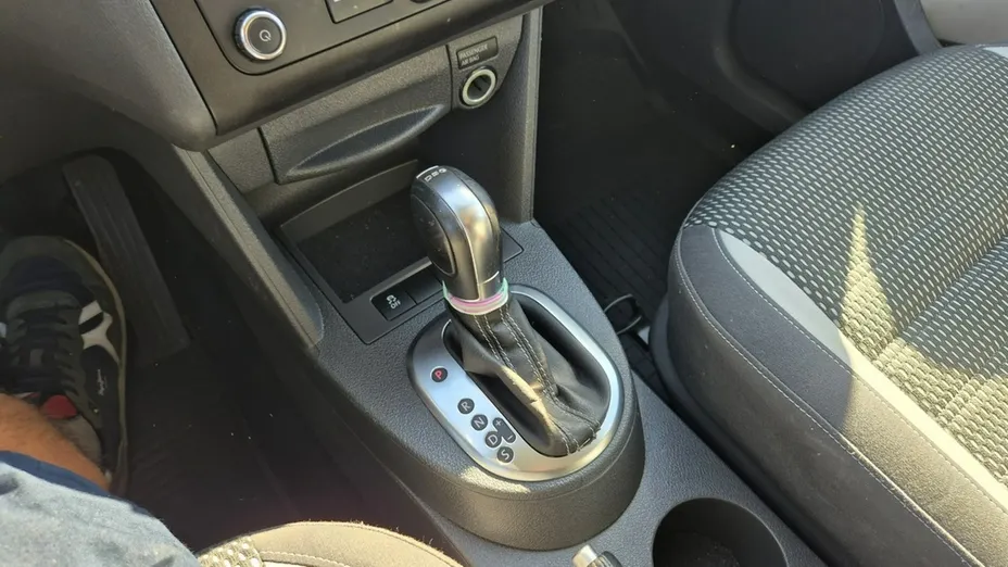 VOLKSWAGEN Caddy -