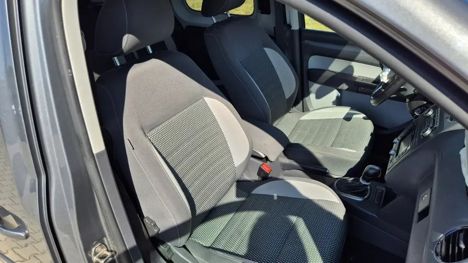 VOLKSWAGEN Caddy -