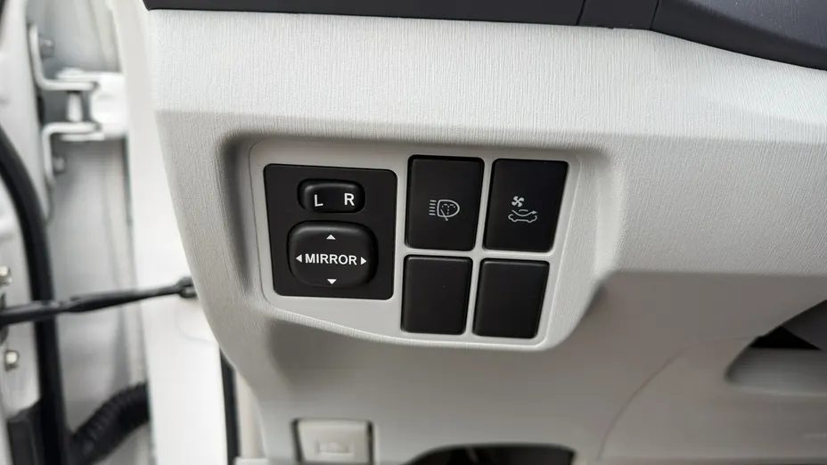 TOYOTA Prius -